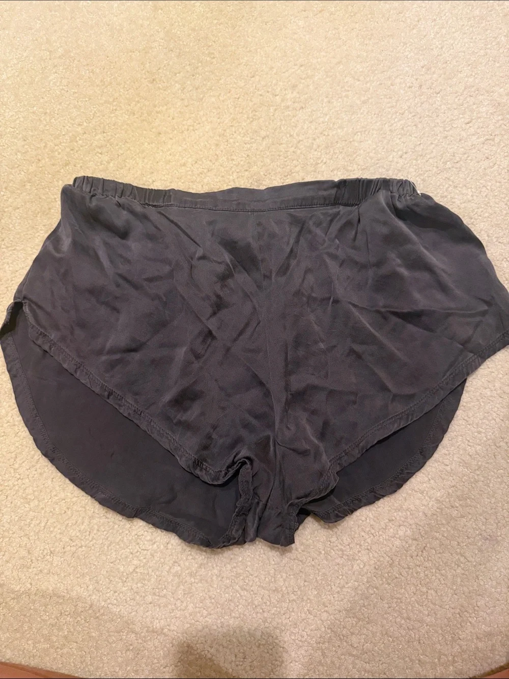 Lunya Washable Silk Tulip Shorts xs/small